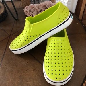 Neon sz 4 native slip ons
